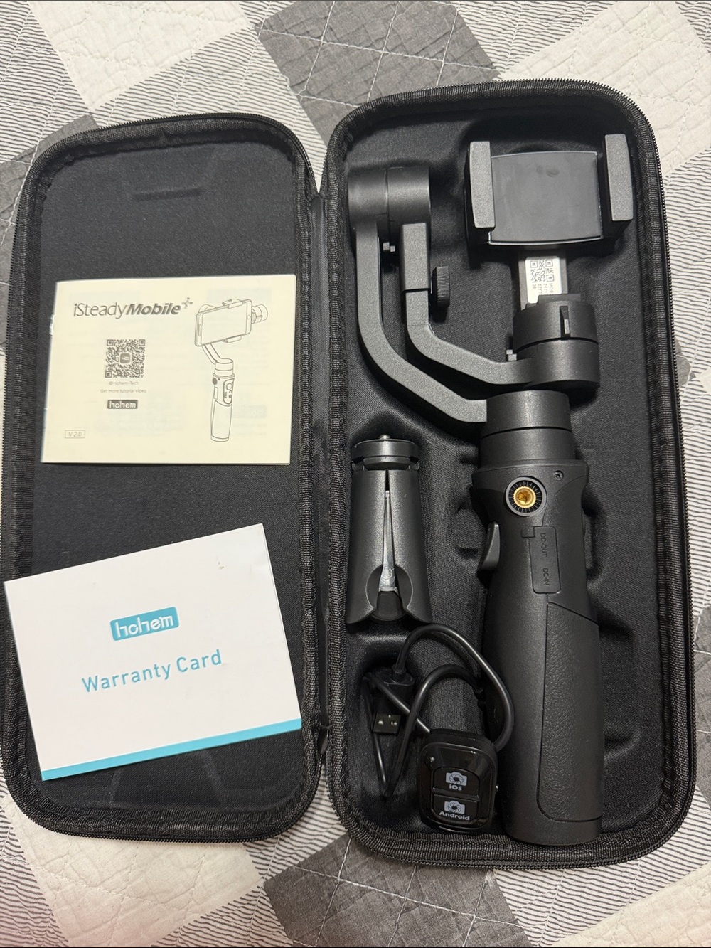 Hohem Black Handheld Smartphone Gimbal Stabilizer with Carry Case